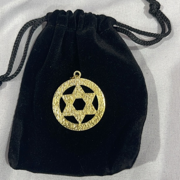 Star of David Silver and Goldtone Jewelry - Picture 2 of 2